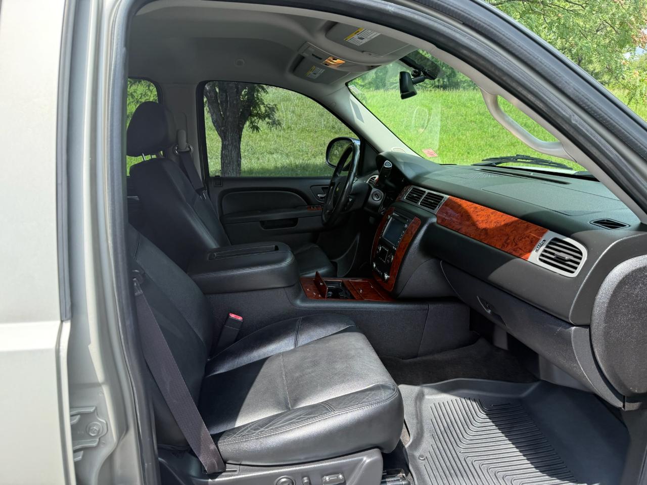 Chevrolet Suburban LTZ 1500 4WD 2013