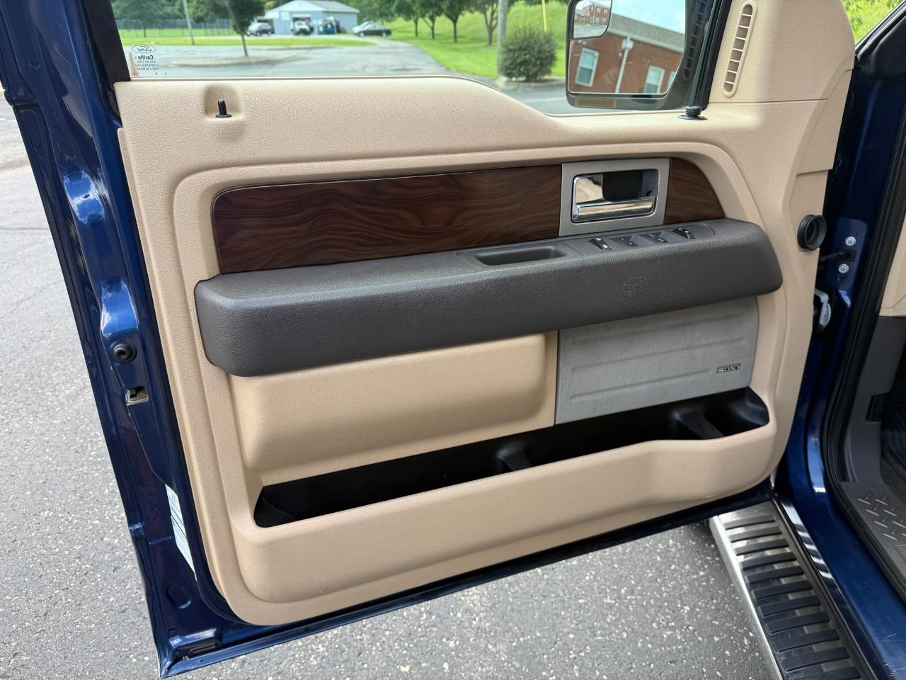 Ford F-150 Lariat SuperCrew 4WD 2012