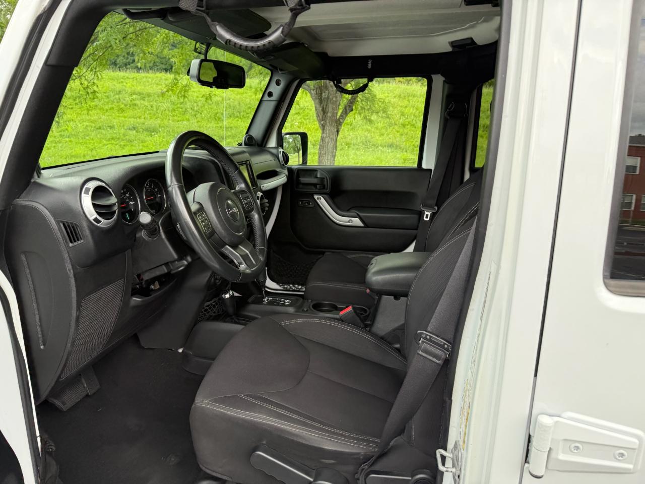 Jeep Wrangler Unlimited Sahara 4WD 2014