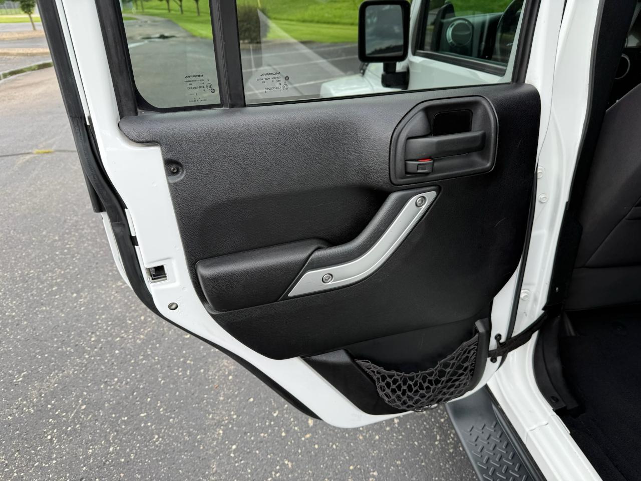 Jeep Wrangler Unlimited Sahara 4WD 2014