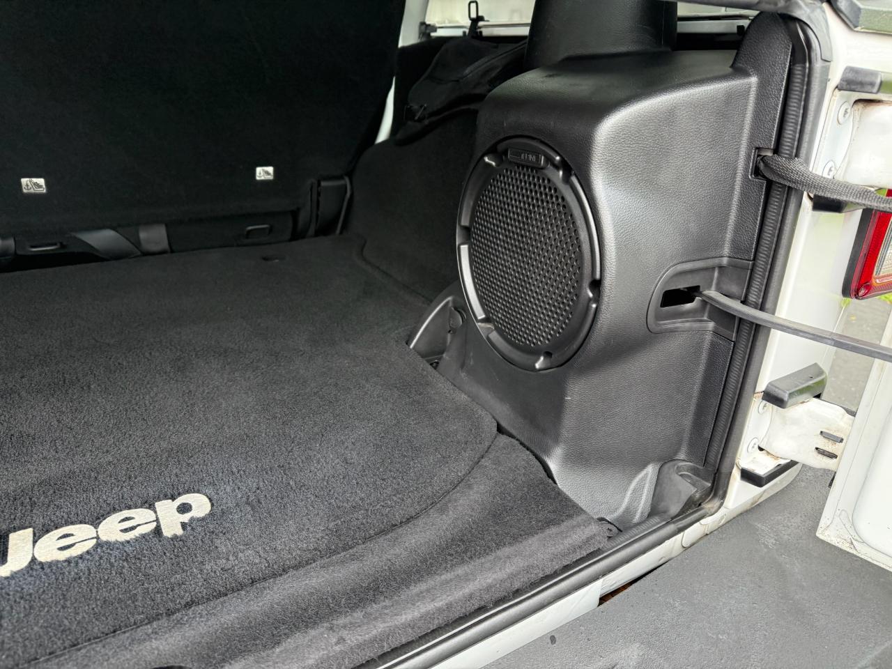 Jeep Wrangler Unlimited Sahara 4WD 2014