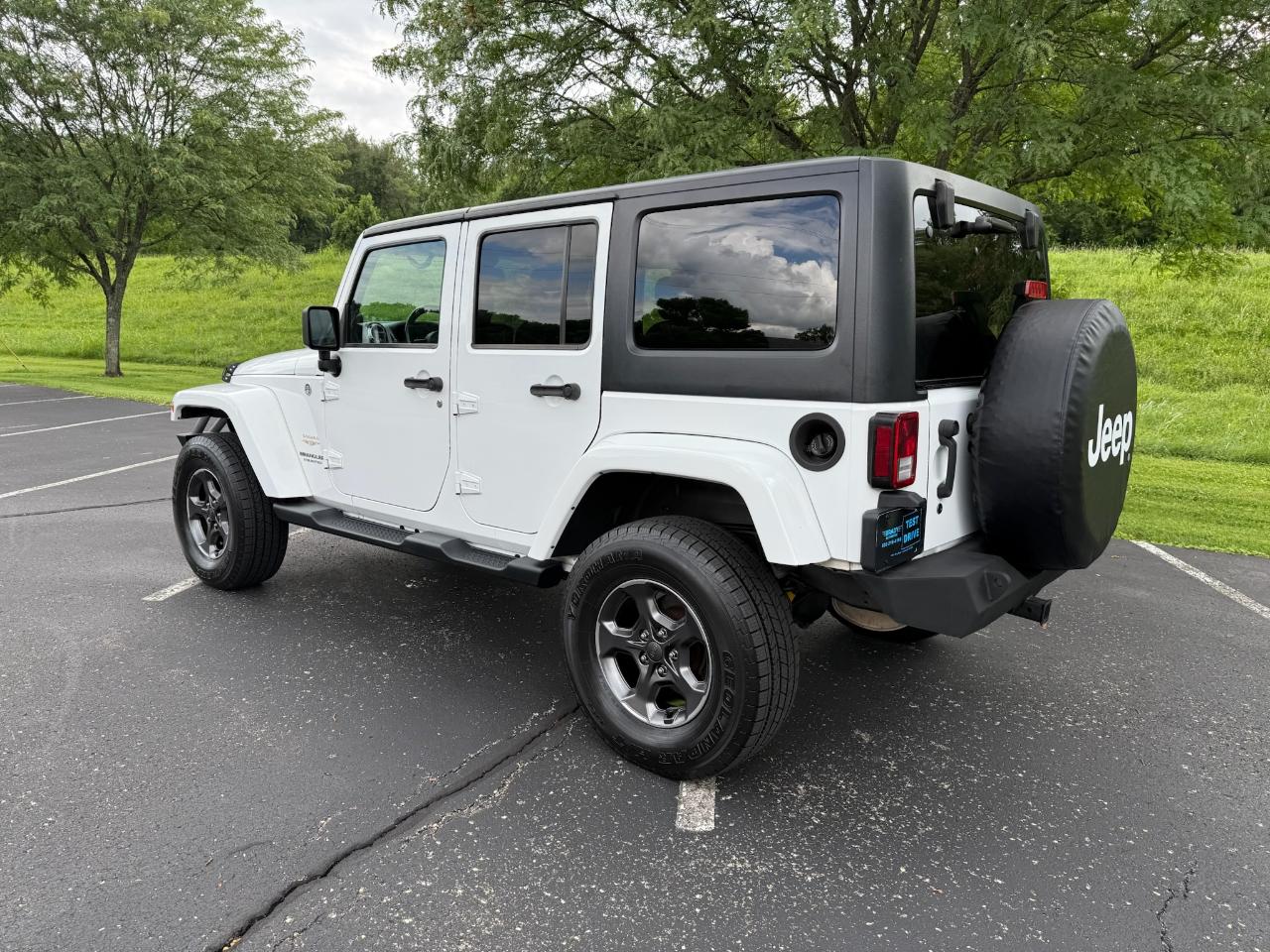 Jeep Wrangler Unlimited Sahara 4WD 2014