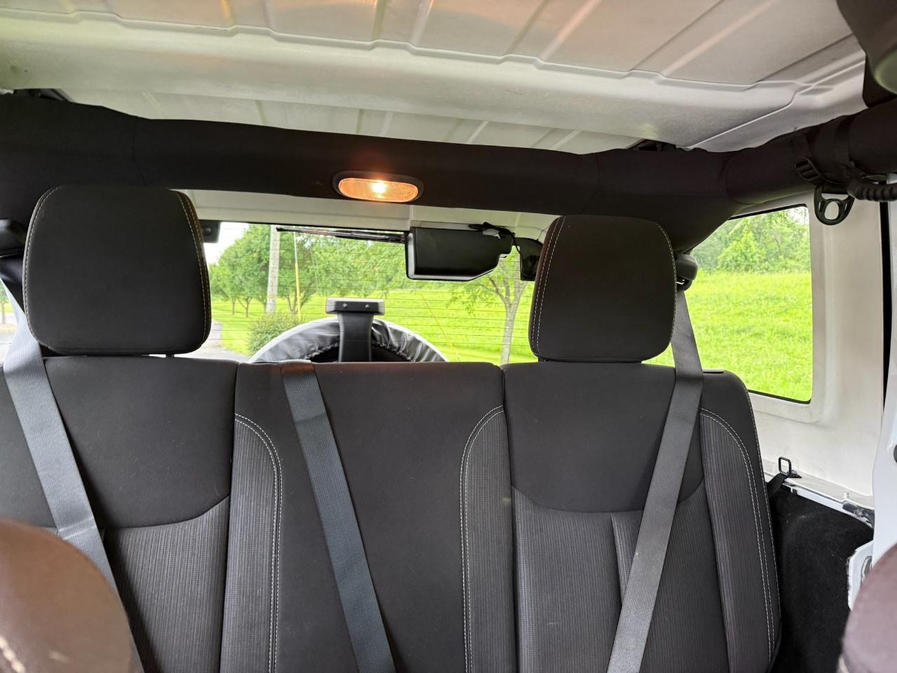 Jeep Wrangler Unlimited Sahara 4WD 2014