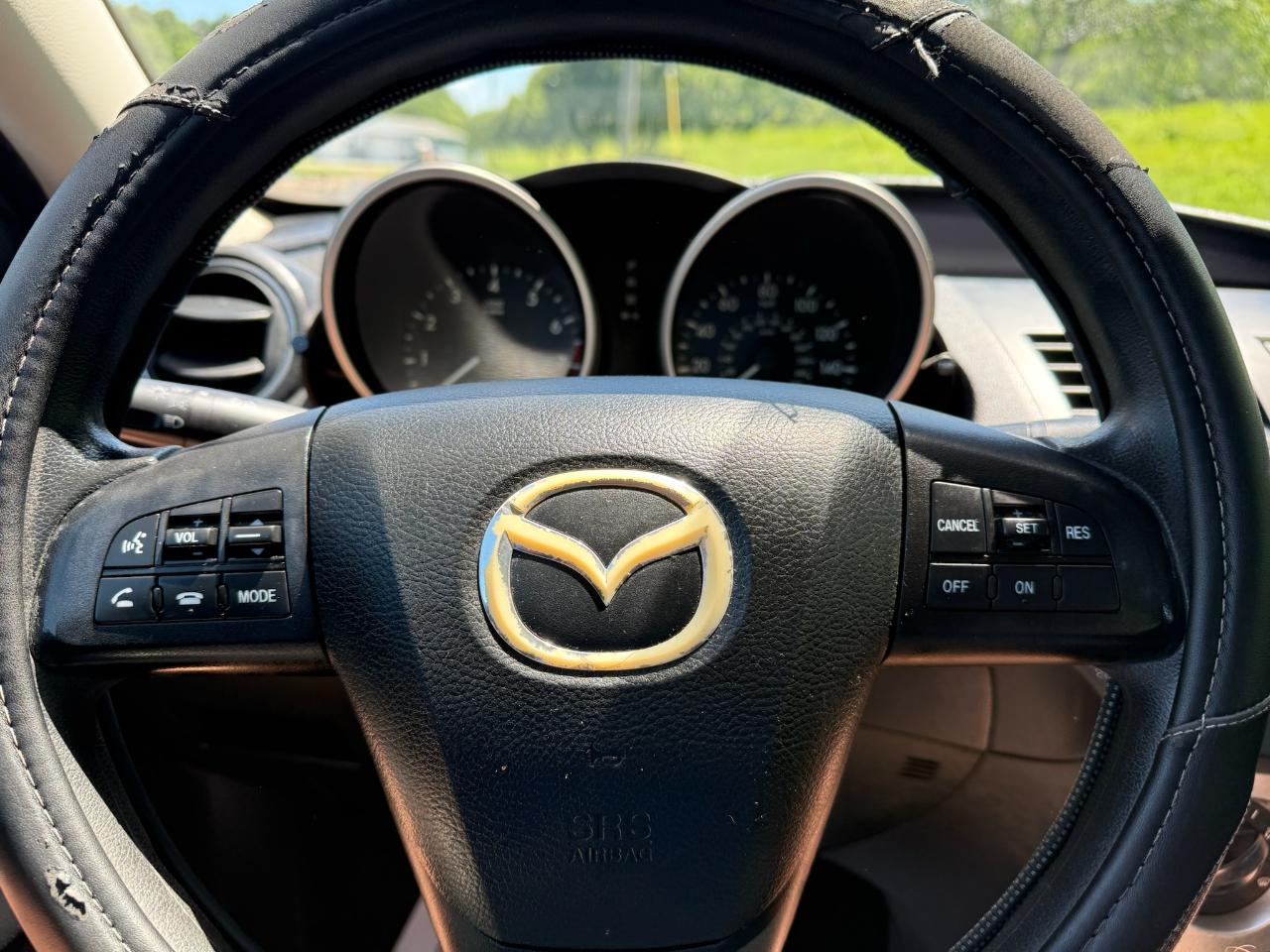 Mazda MAZDA3 i Touring 4-door 2010