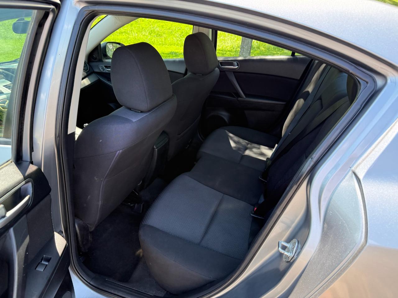 Mazda MAZDA3 i Touring 4-door 2010