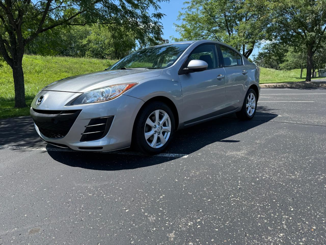 Mazda MAZDA3 i Touring 4-door 2010