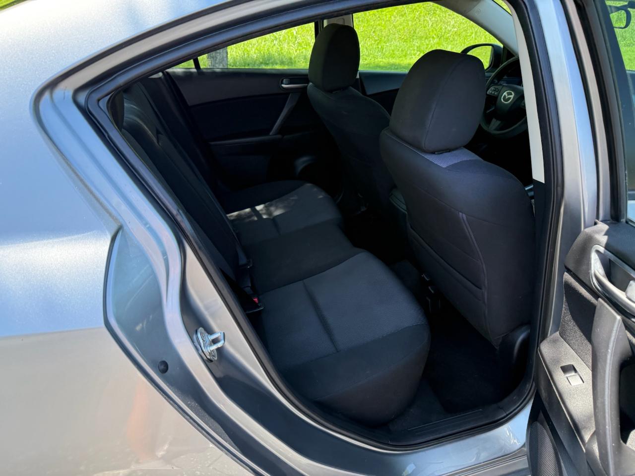 Mazda MAZDA3 i Touring 4-door 2010
