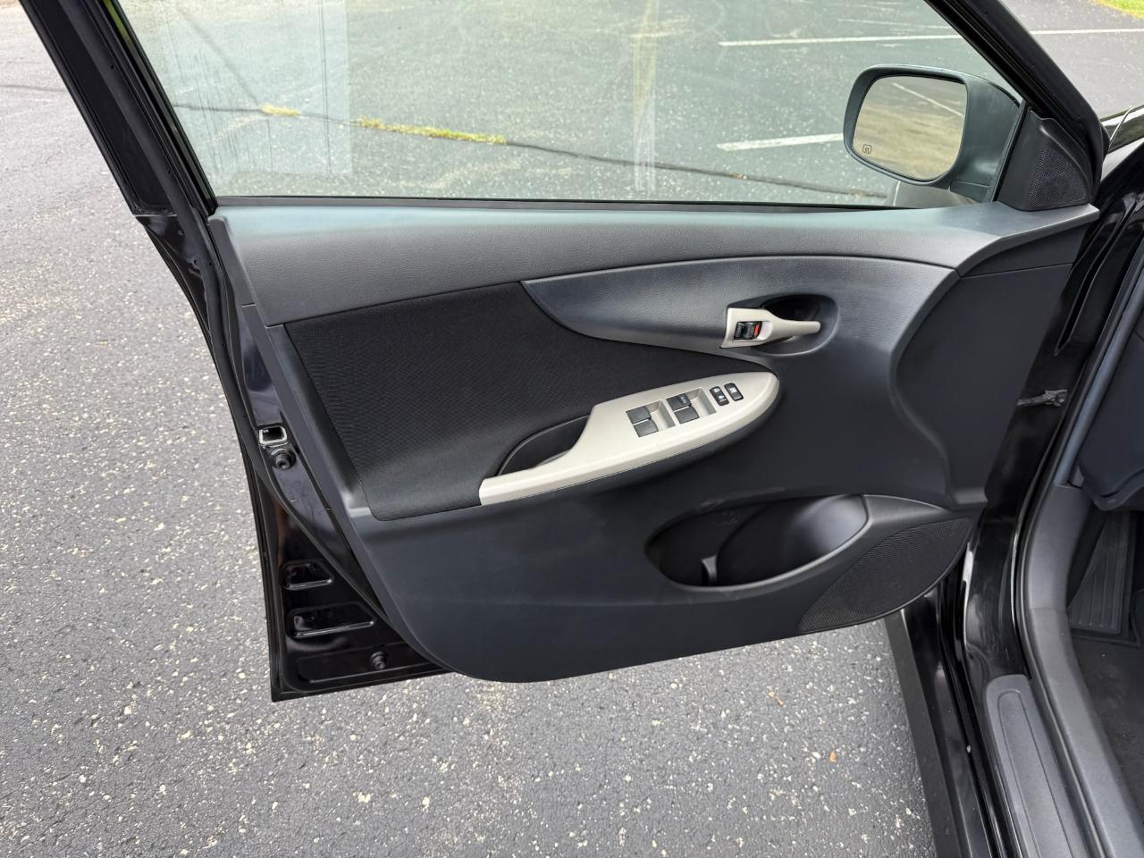 Toyota Corolla S 4D Sedan 2013