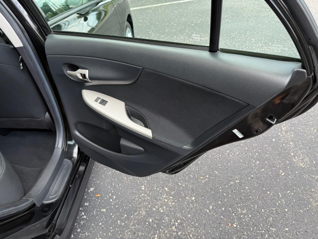 Toyota Corolla S 4D Sedan 2013