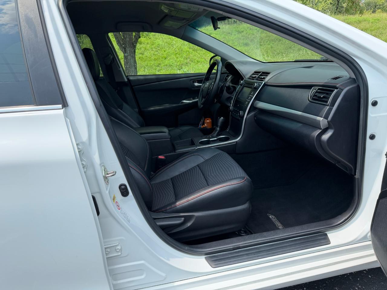 Toyota Camry SE 2015