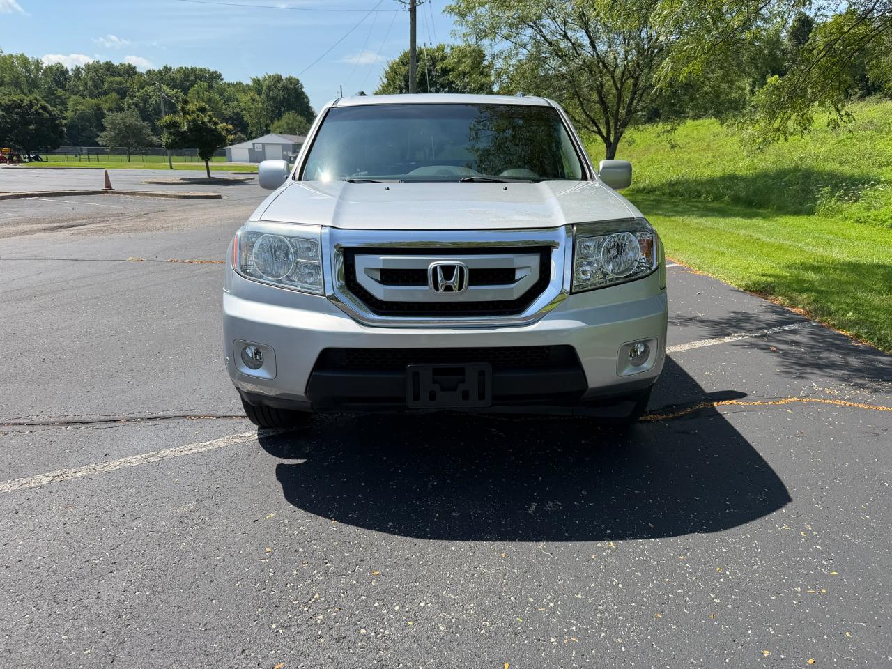 Honda Pilot Touring 4D SUV 4WD w/RES 2011