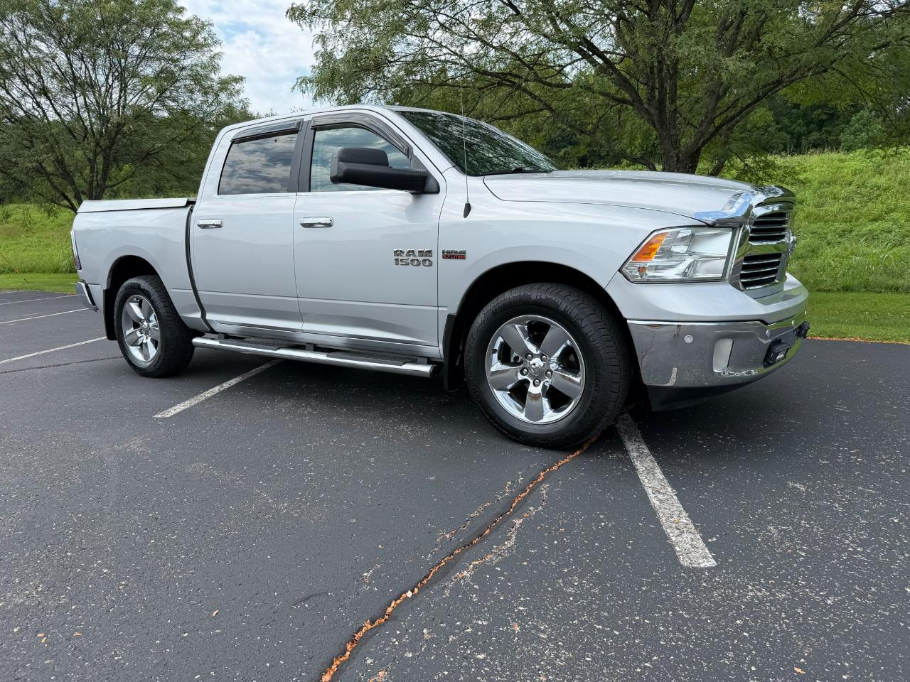 RAM 1500 Lone Star Crew Cab SB 4WD 2014