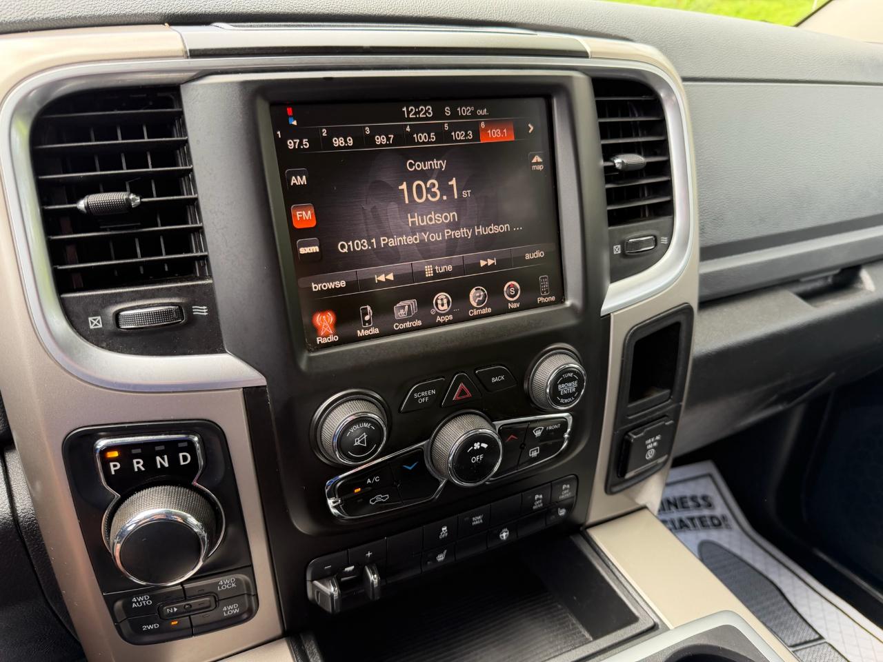 RAM 1500 Lone Star Crew Cab SB 4WD 2014