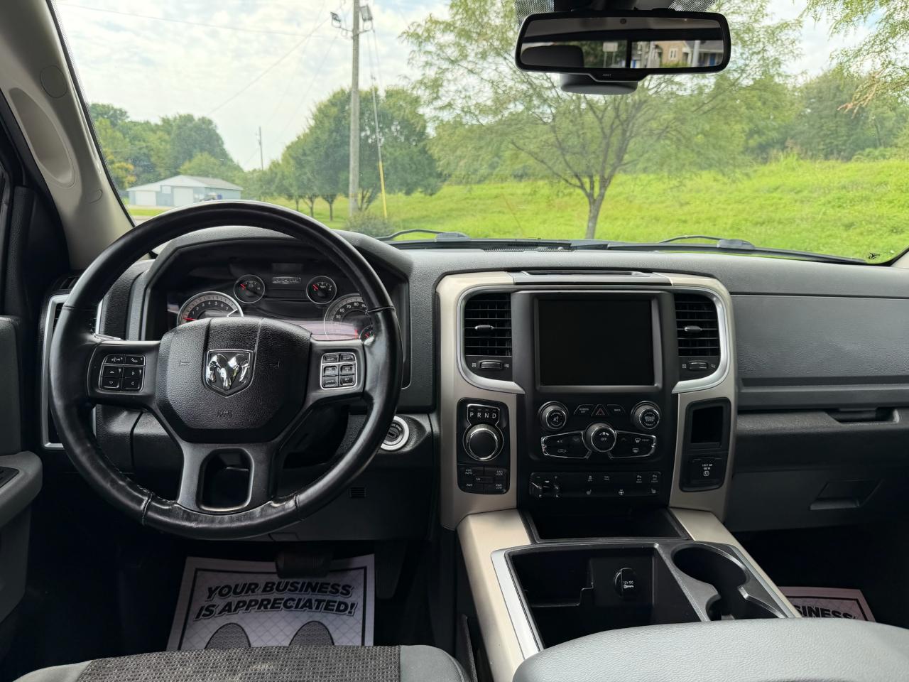 RAM 1500 Lone Star Crew Cab SB 4WD 2014