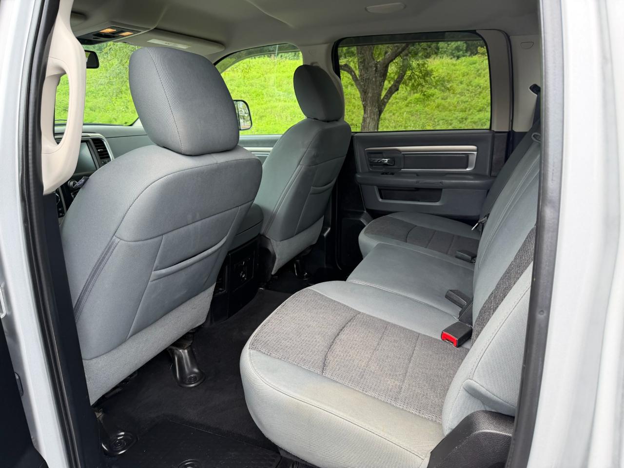 RAM 1500 Lone Star Crew Cab SB 4WD 2014