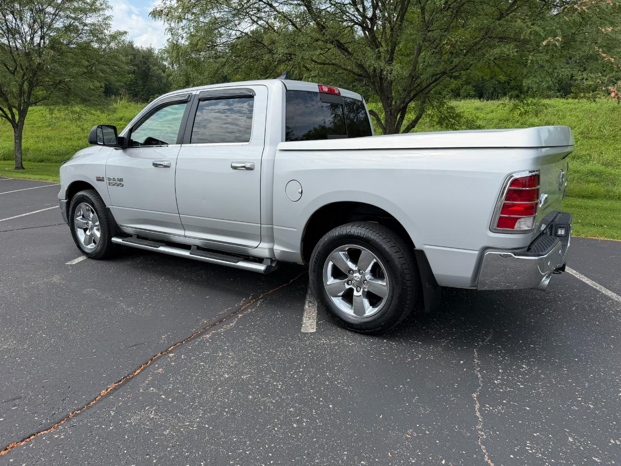 RAM 1500 Lone Star Crew Cab SB 4WD 2014