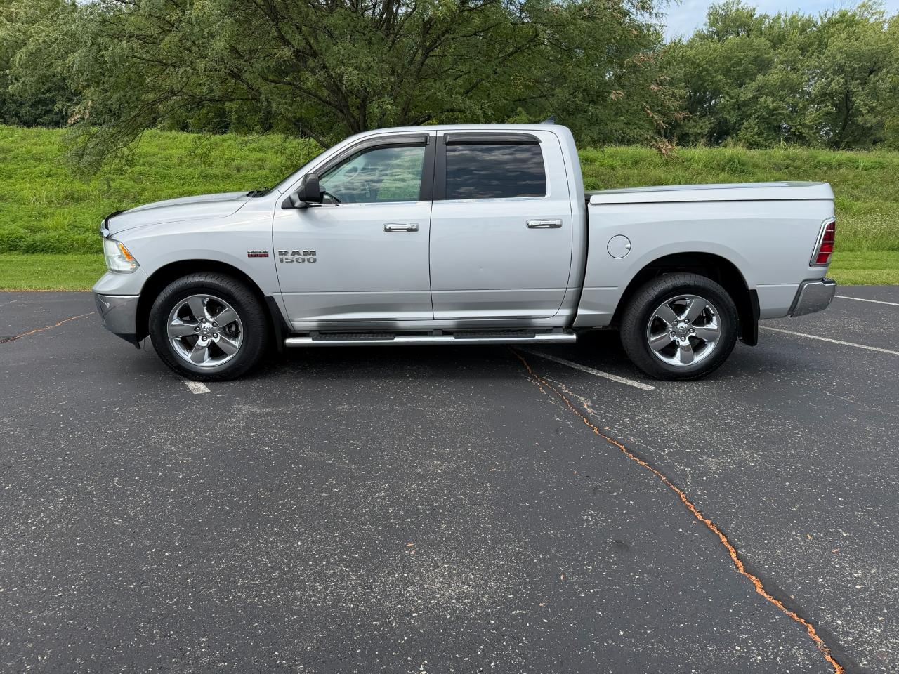 RAM 1500 Lone Star Crew Cab SB 4WD 2014