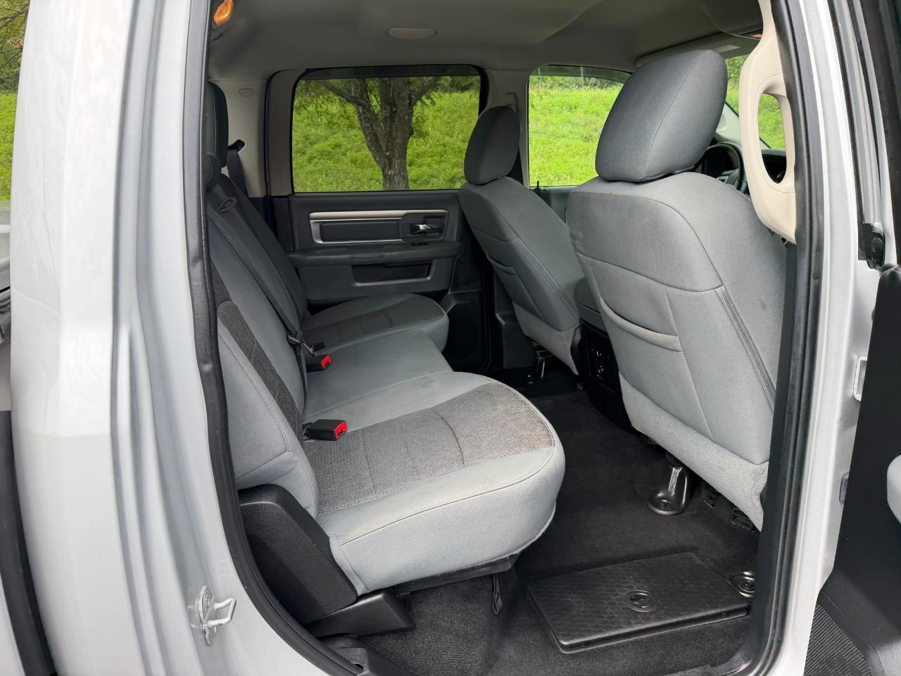 RAM 1500 Lone Star Crew Cab SB 4WD 2014