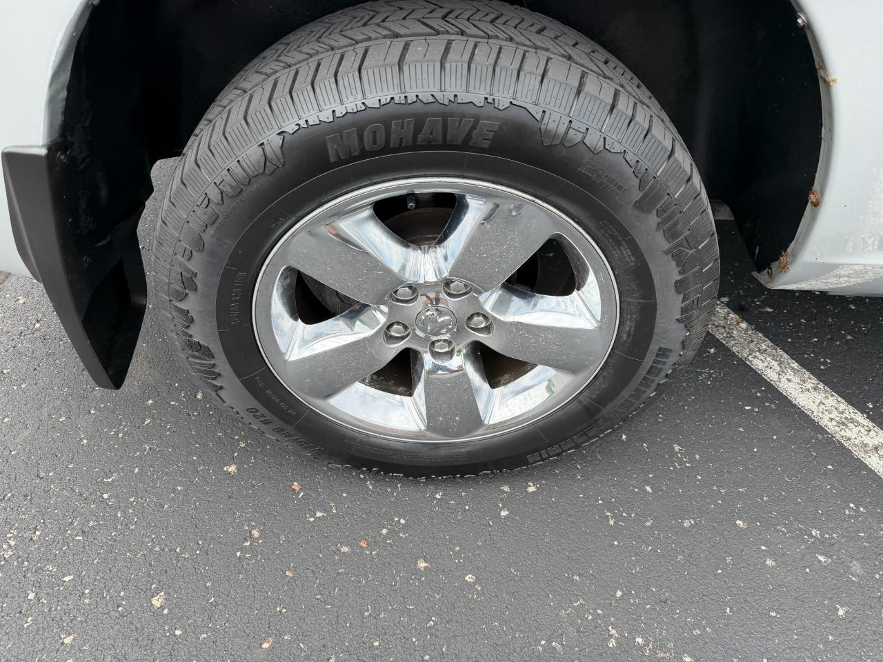 RAM 1500 Lone Star Crew Cab SB 4WD 2014