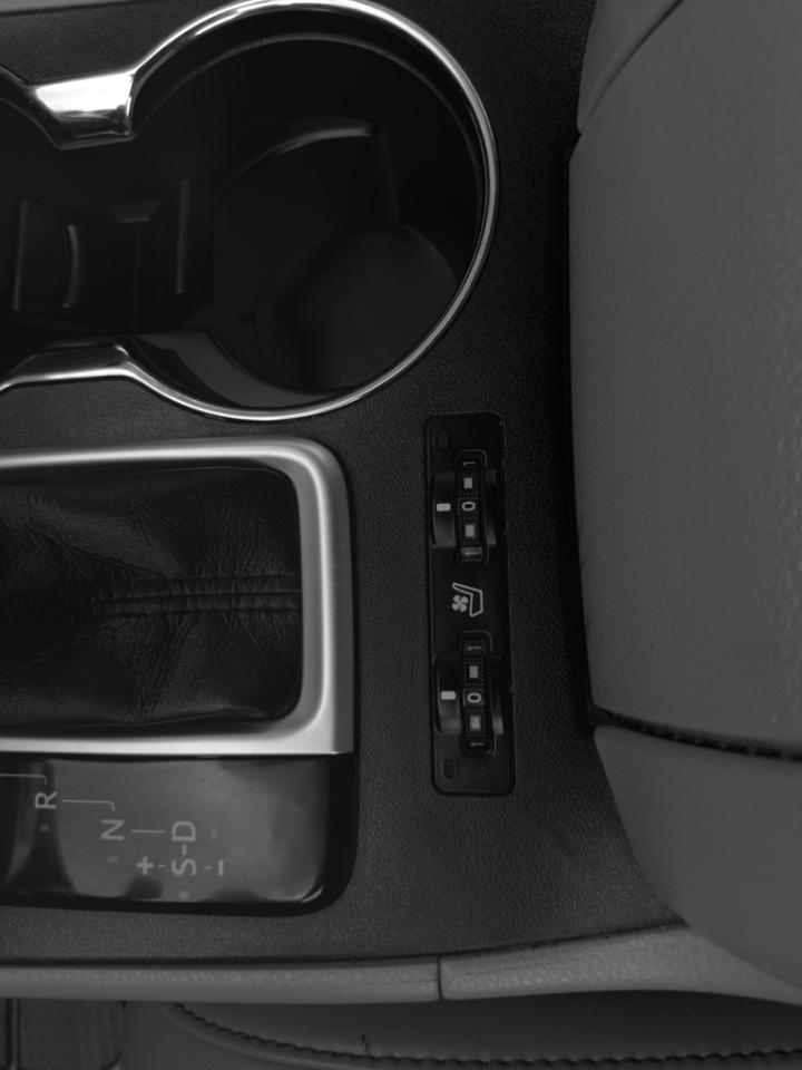 Toyota Highlander Limited Platinum FWD V6 2015