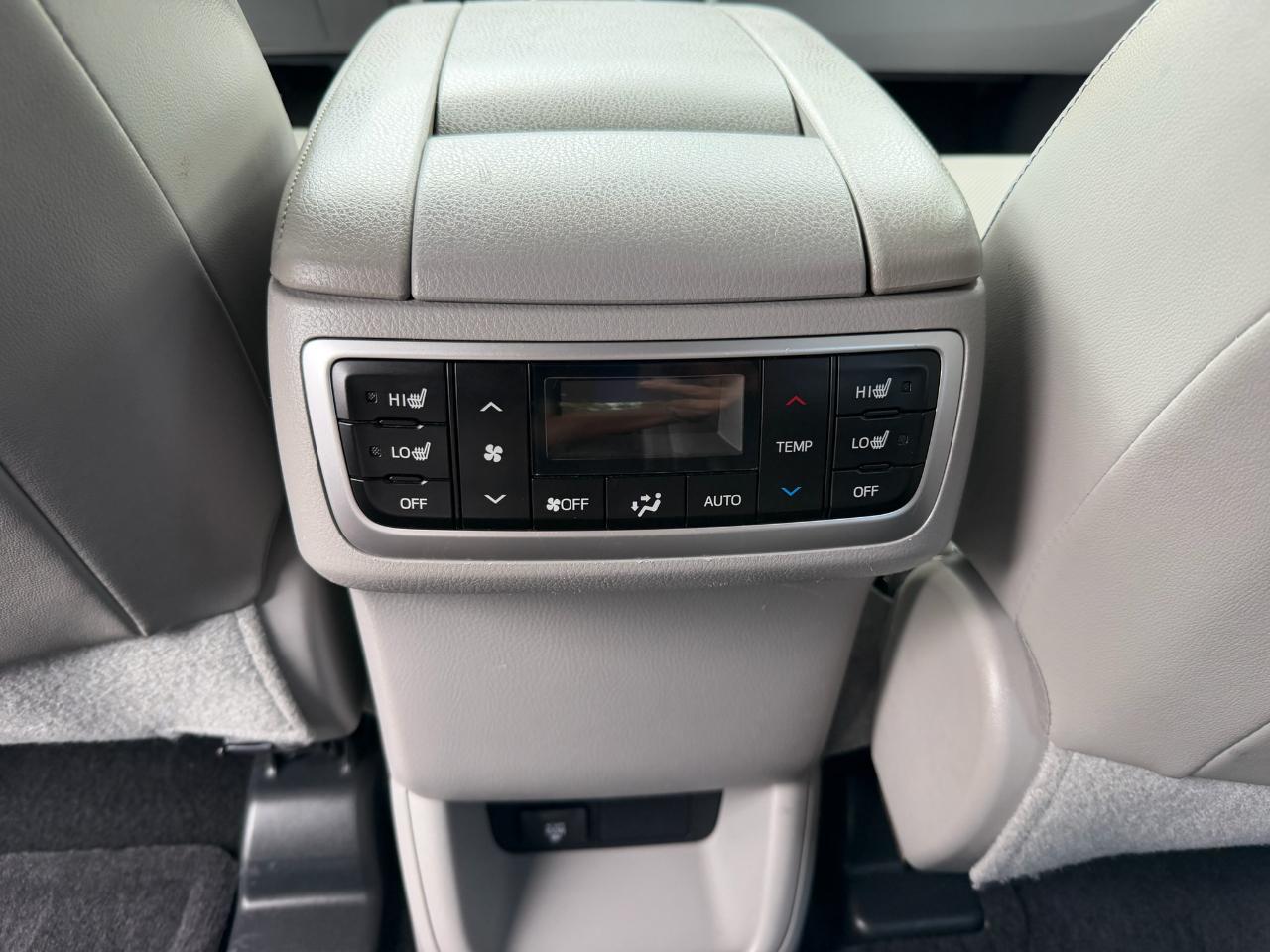 Toyota Highlander Limited Platinum FWD V6 2015
