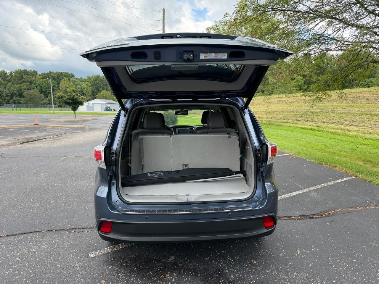 Toyota Highlander Limited Platinum FWD V6 2015