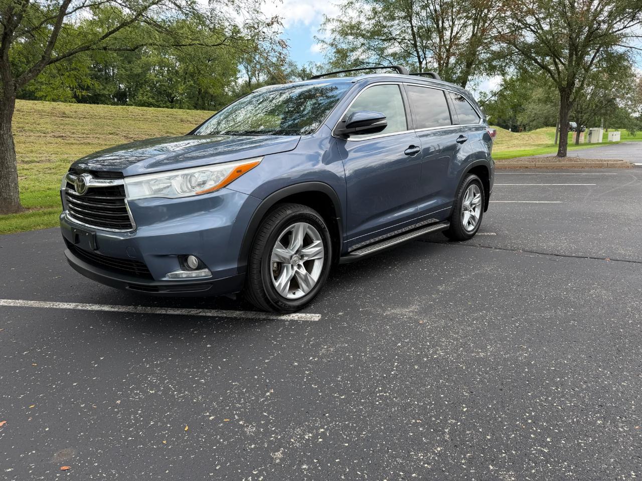 Toyota Highlander Limited Platinum FWD V6 2015