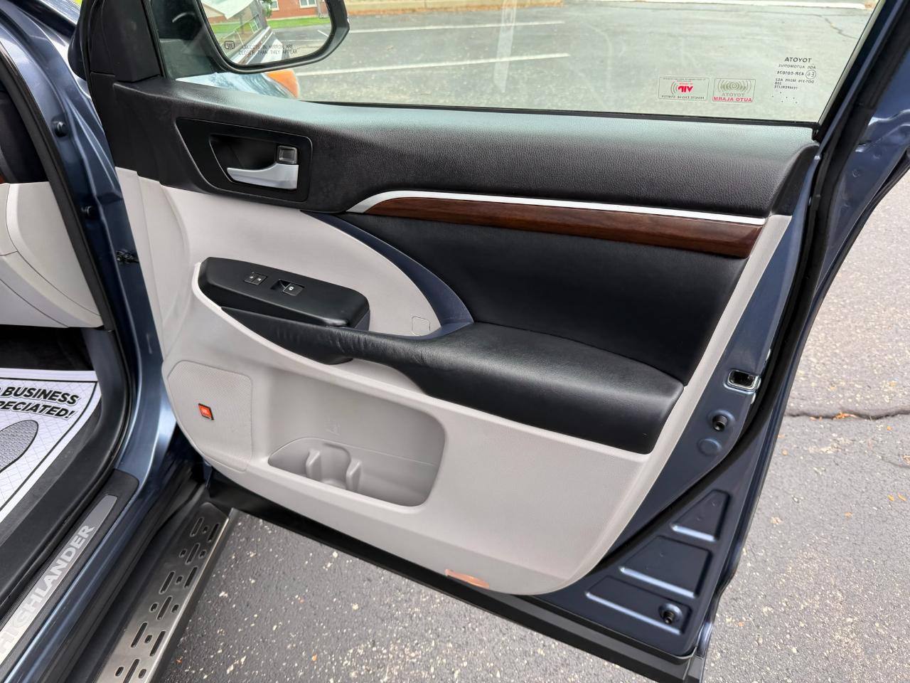Toyota Highlander Limited Platinum FWD V6 2015