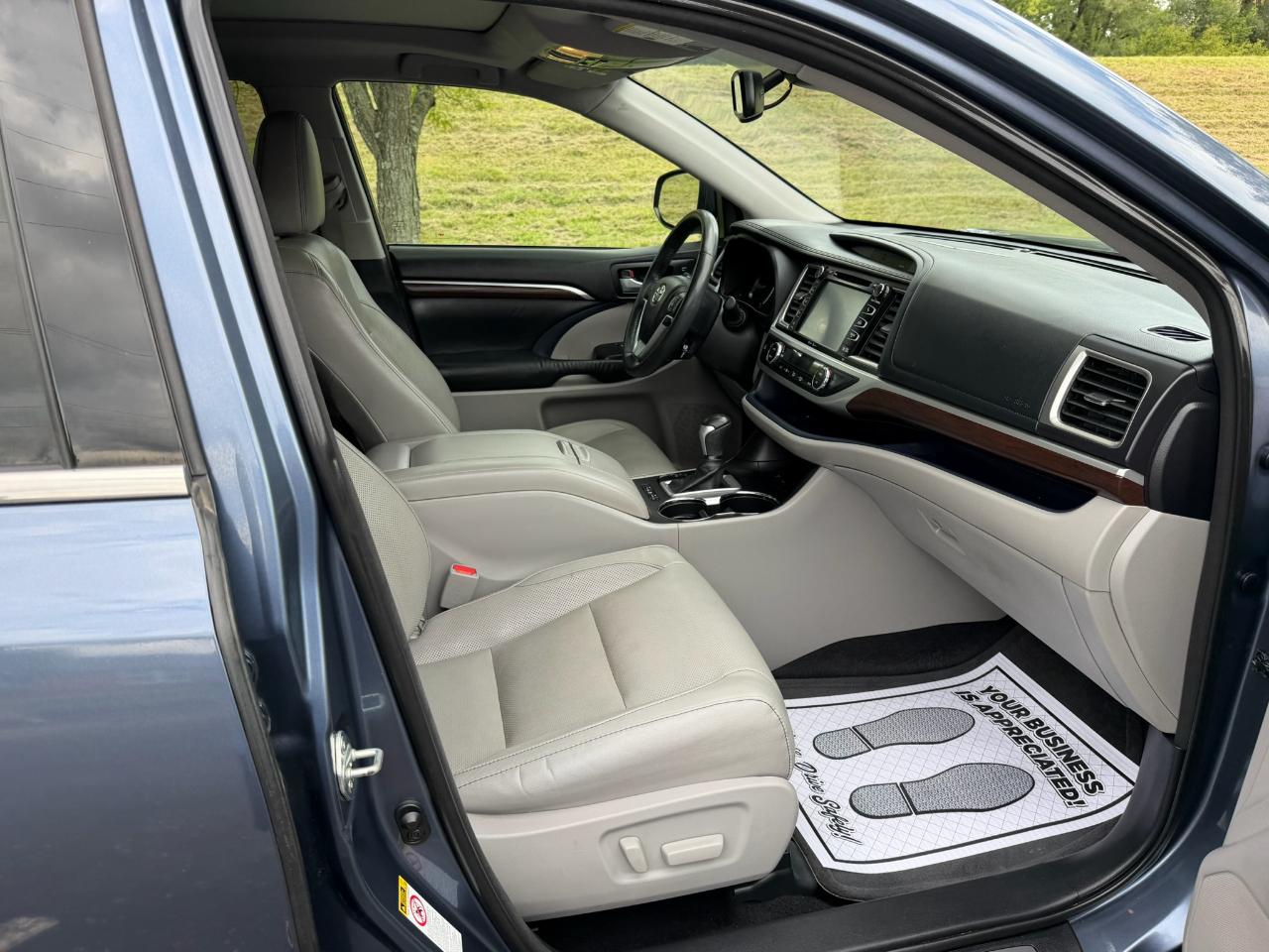 Toyota Highlander Limited Platinum FWD V6 2015