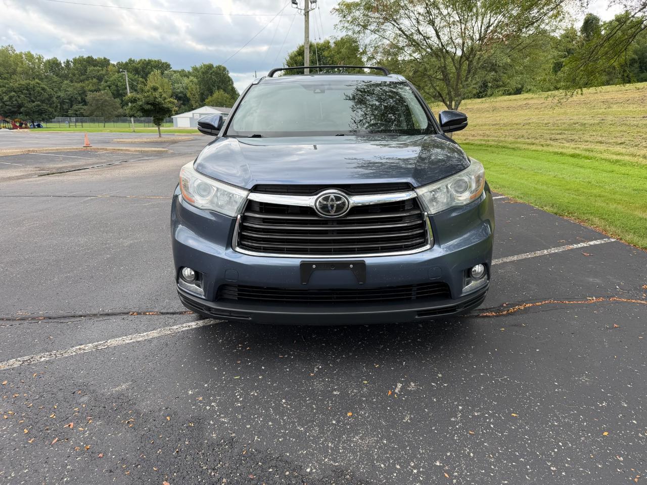 Toyota Highlander Limited Platinum FWD V6 2015