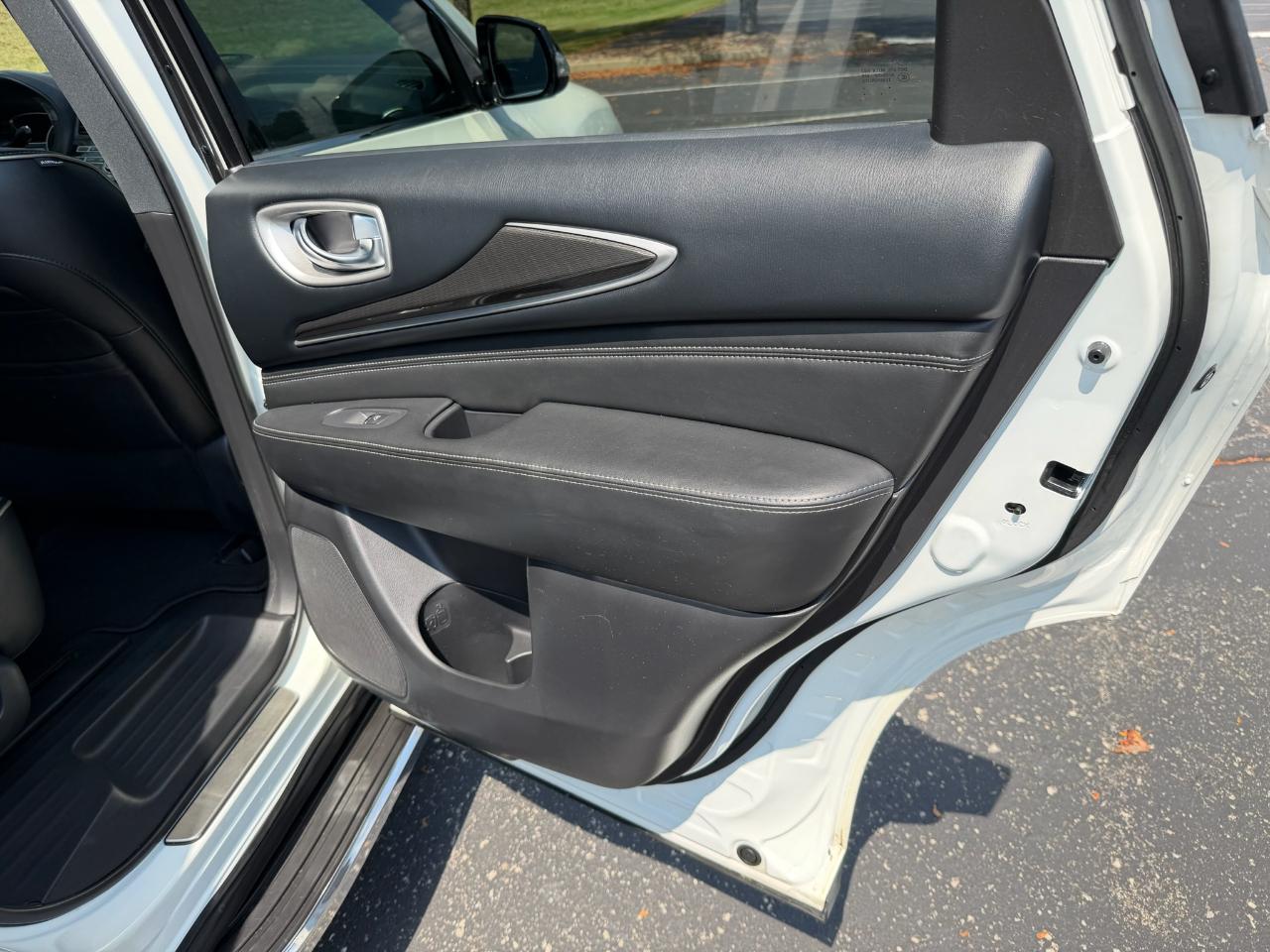Infiniti QX60 Luxe 4D SUV AWD 2020