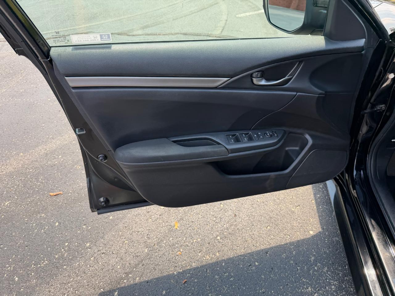 Honda Civic Sport 4D Hatchback at 2018