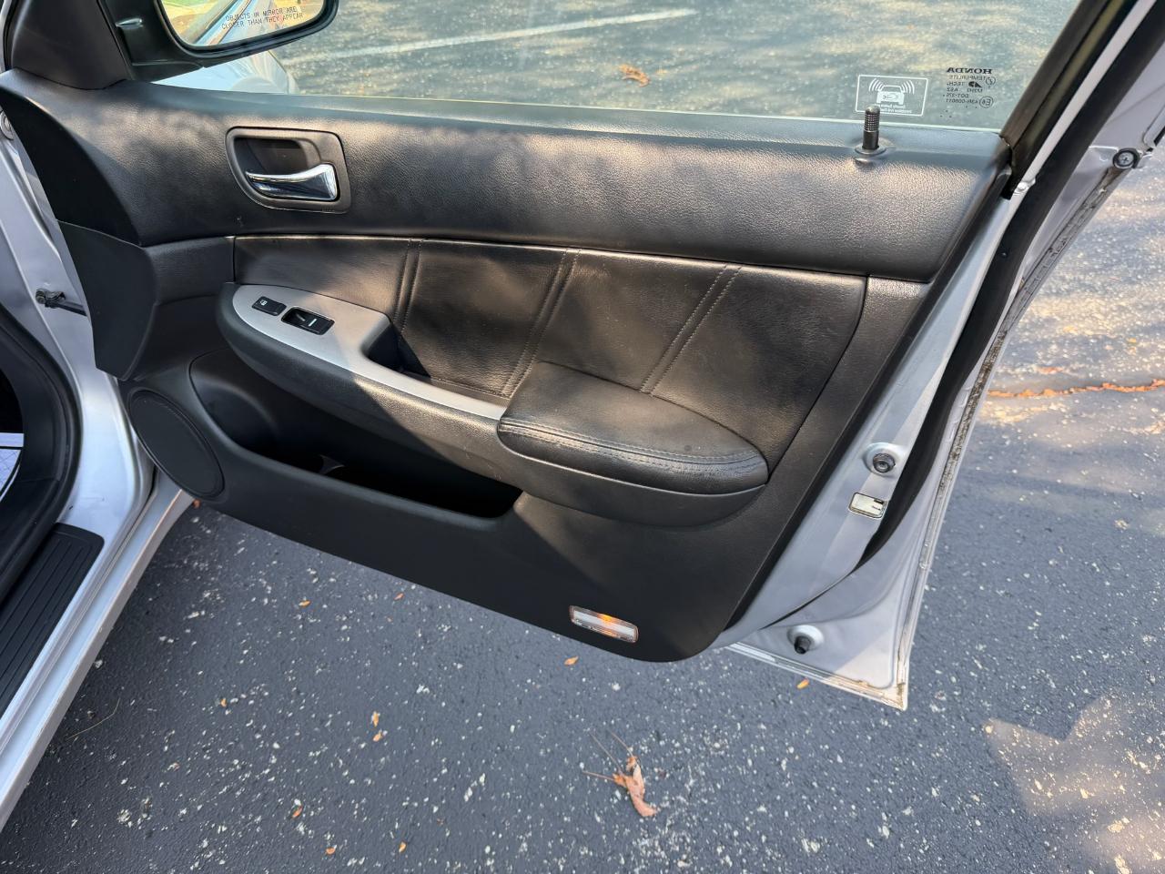 Honda Accord EX-L 4D Sedan 2004