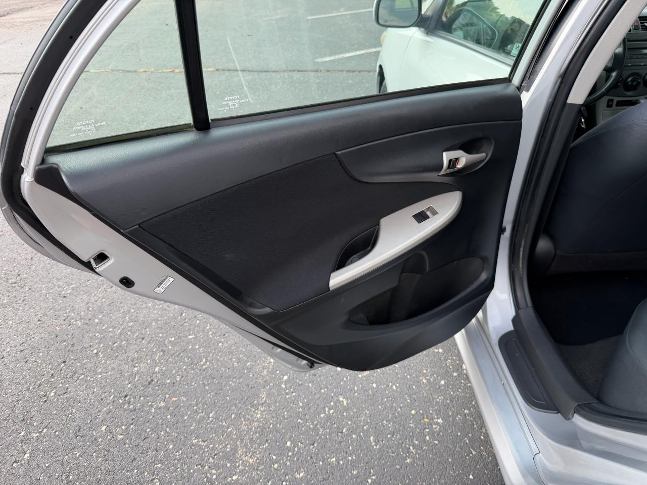 Toyota Corolla S 4D Sedan 2010