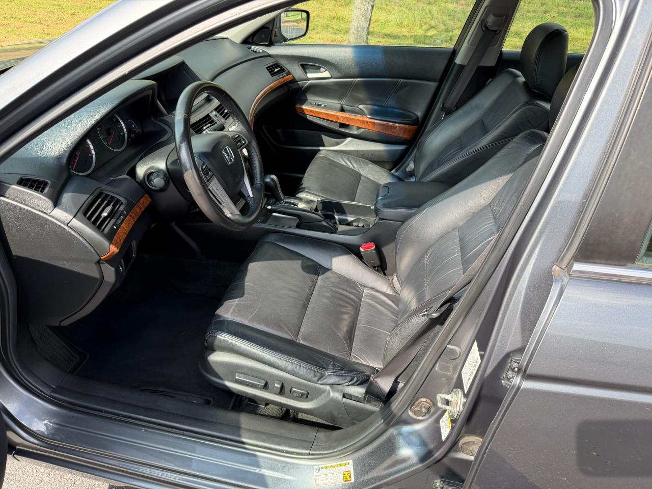 Honda Accord EX-L V6 Sedan AT 2012