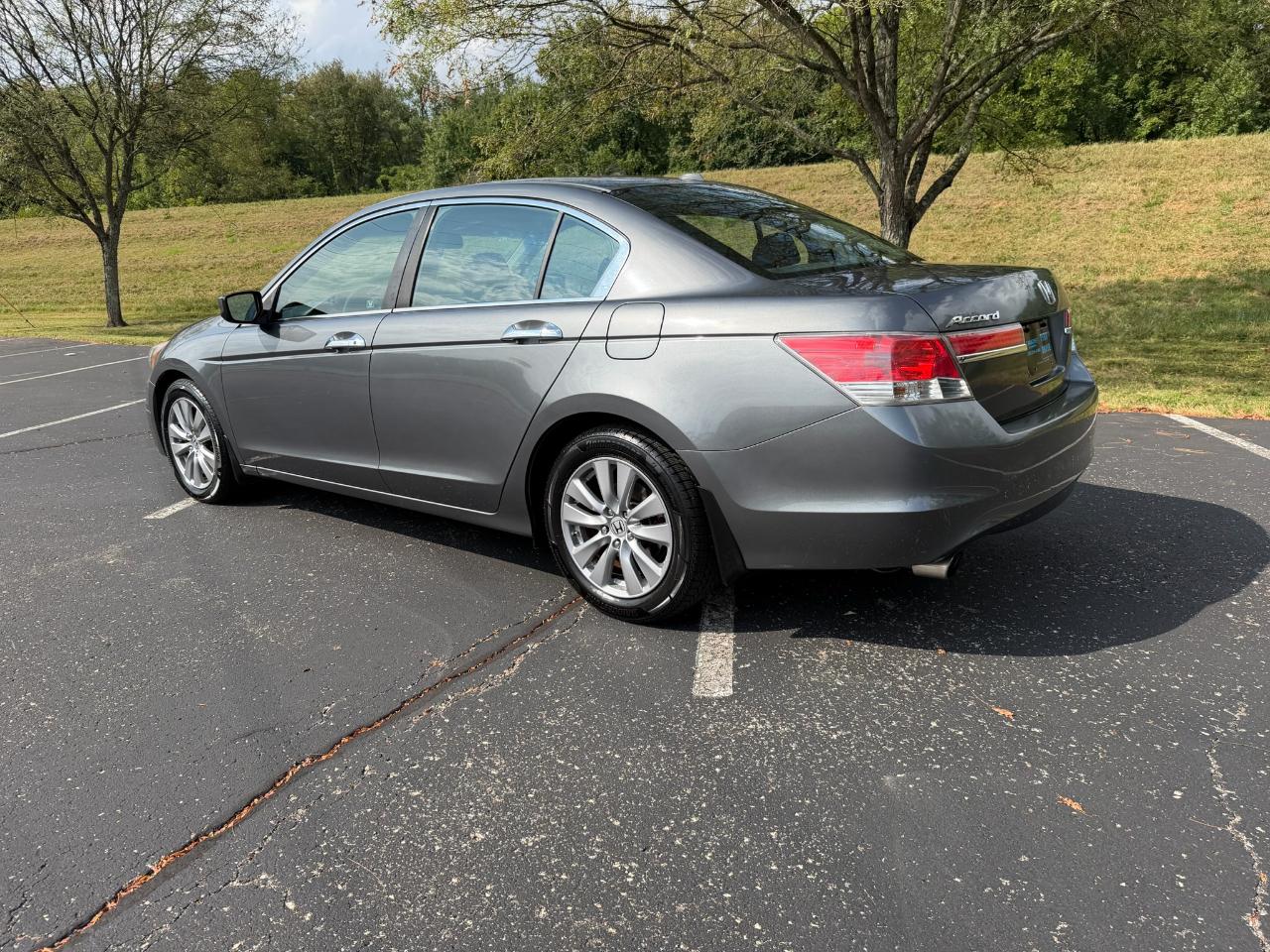 Honda Accord EX-L V6 Sedan AT 2012