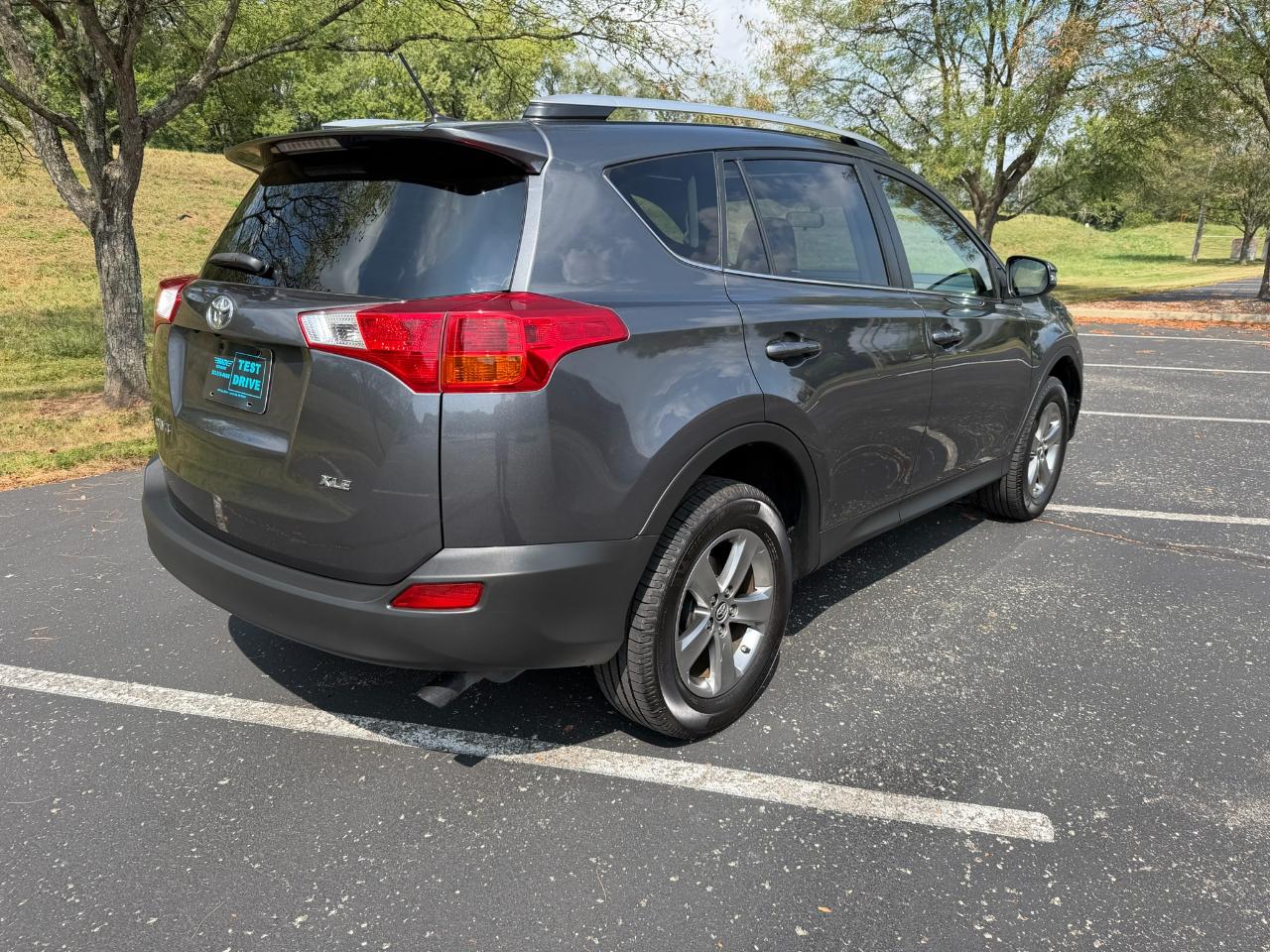 Toyota RAV4 XLE FWD 2015