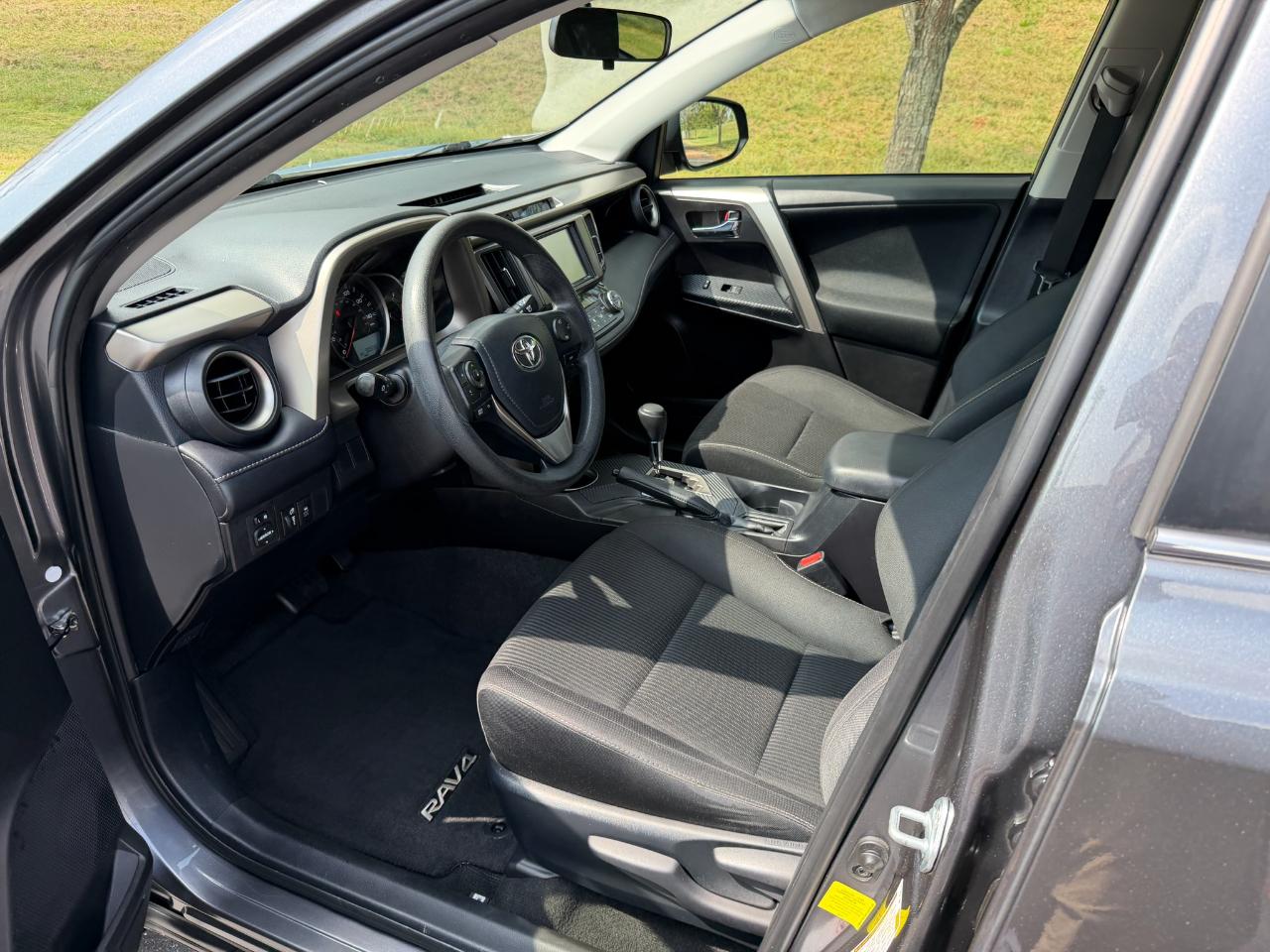 Toyota RAV4 XLE FWD 2015