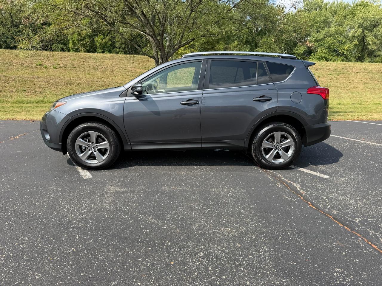 Toyota RAV4 XLE FWD 2015