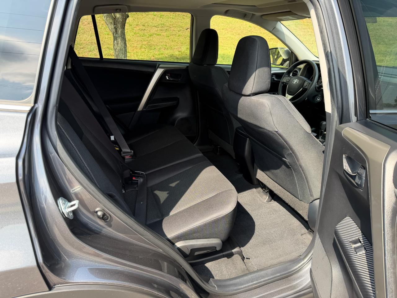 Toyota RAV4 XLE FWD 2015