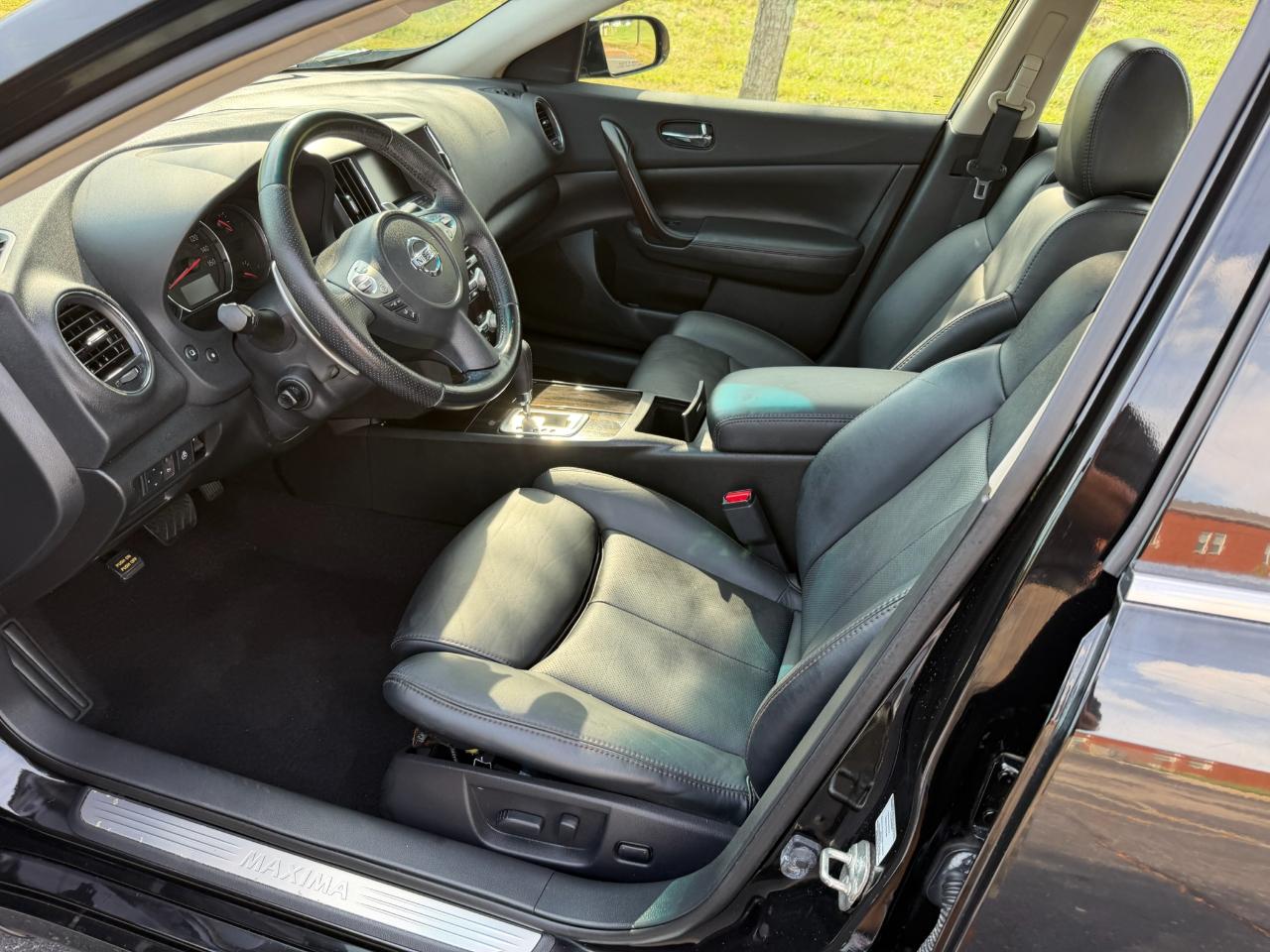 Nissan Maxima SV 2012