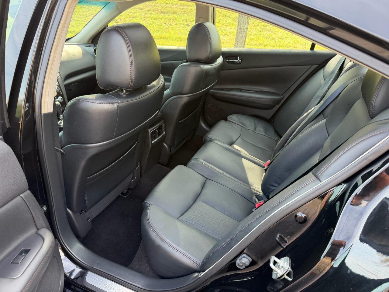 Nissan Maxima SV 2012