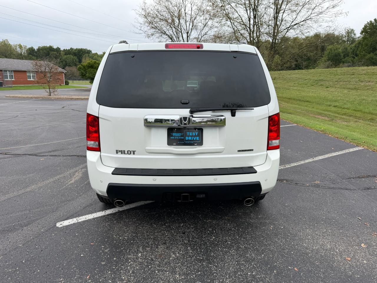 Honda Pilot Touring 2WD with DVD 2011
