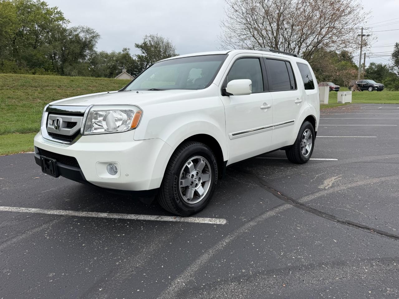 Honda Pilot Touring 2WD with DVD 2011