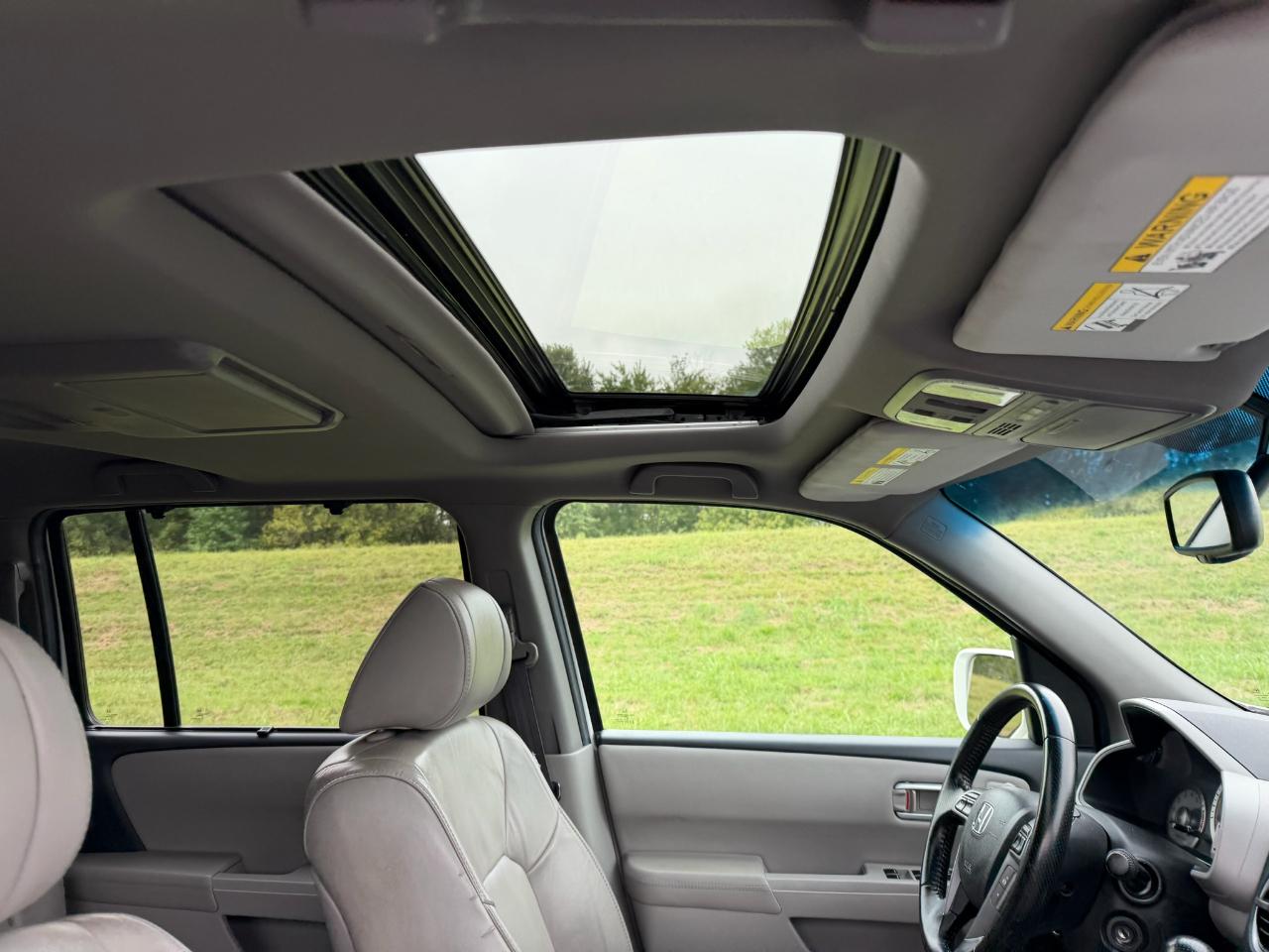 Honda Pilot Touring 2WD with DVD 2011