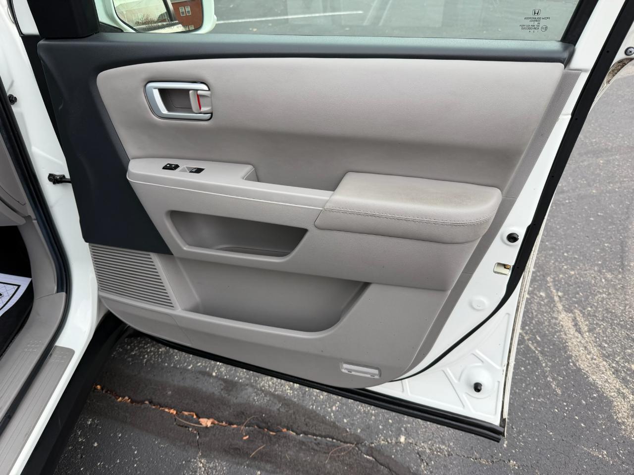 Honda Pilot Touring 2WD with DVD 2011