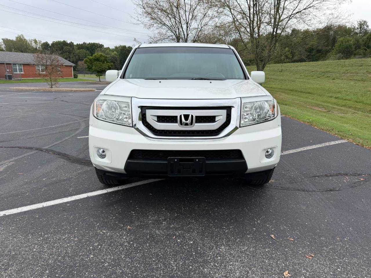 Honda Pilot Touring 2WD with DVD 2011