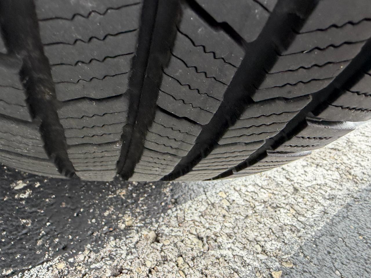 Honda Pilot Touring 2WD with DVD 2011