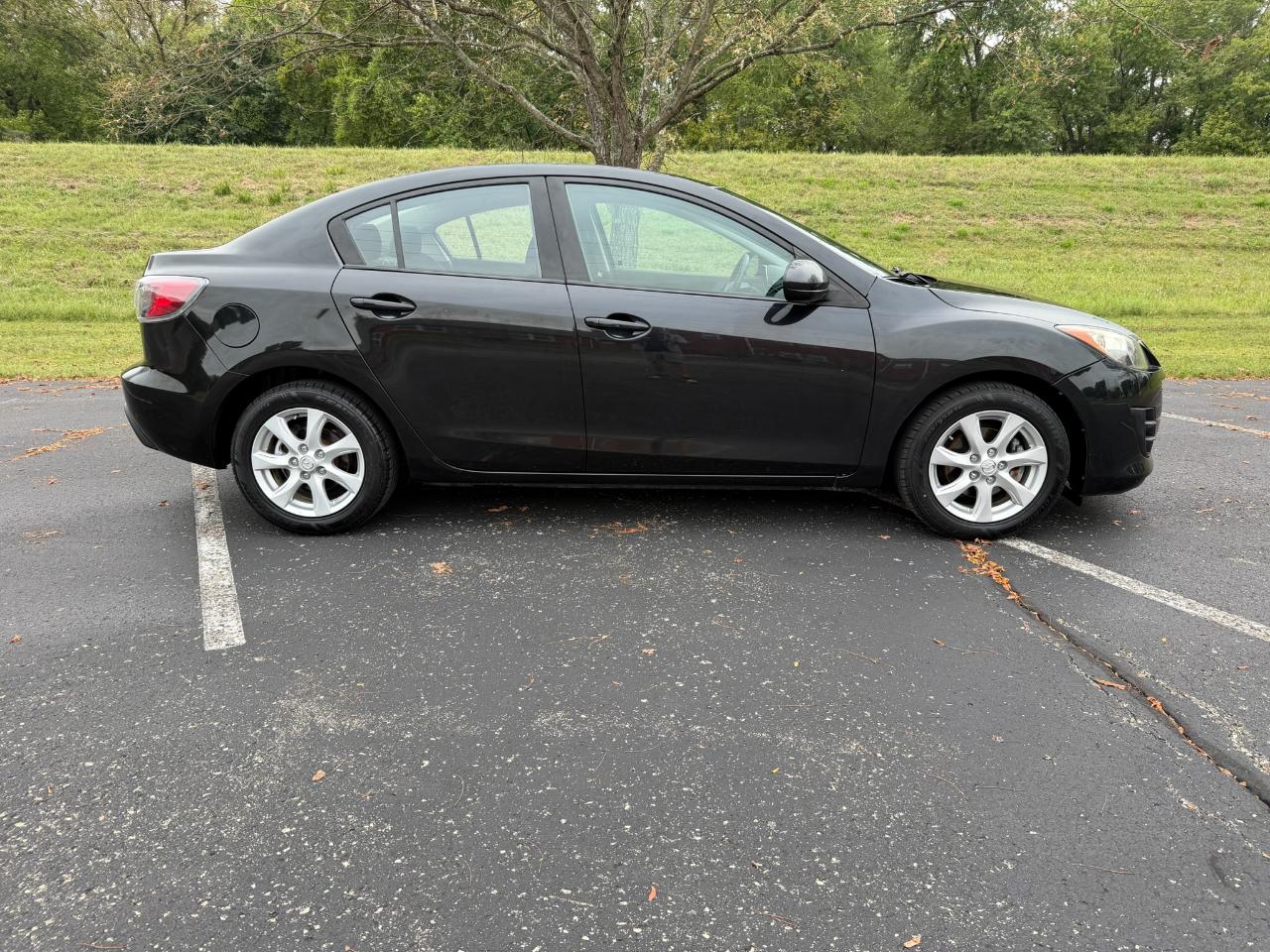 Mazda MAZDA3 i Touring 4-door 2010