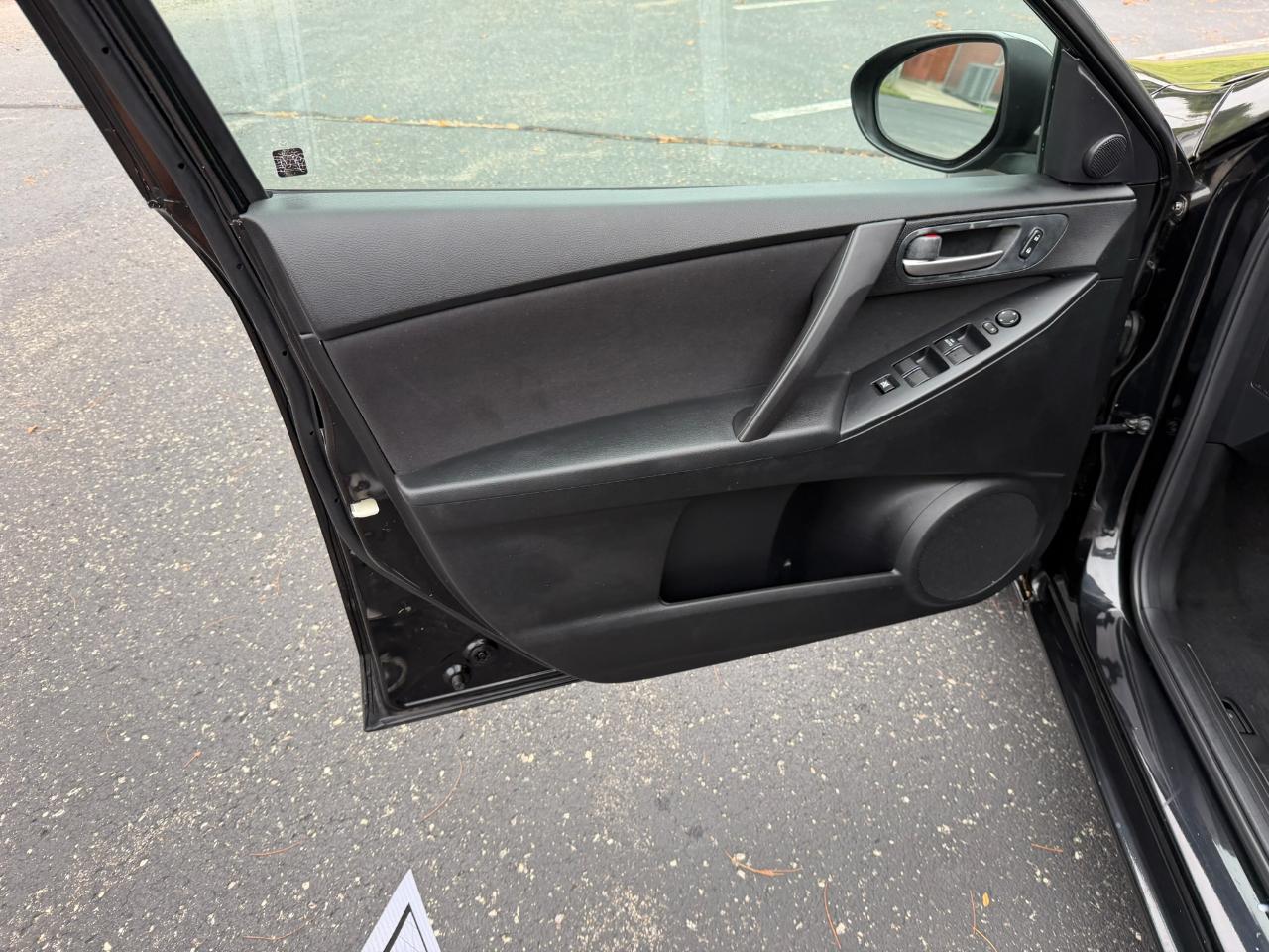 Mazda MAZDA3 i Touring 4-door 2010